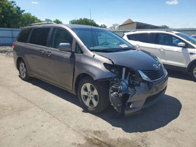 Photo 3 VIN: 5TDKK3DC7BS014955 - TOYOTA SIENNA LE 