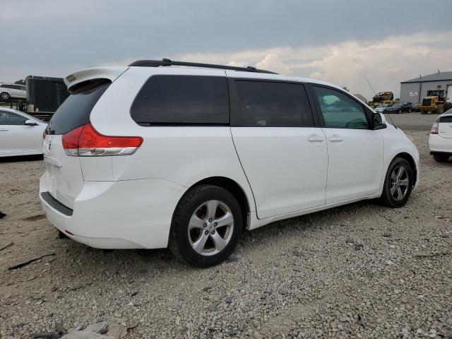 Photo 2 VIN: 5TDKK3DC7BS015135 - TOYOTA SIENNA LE 