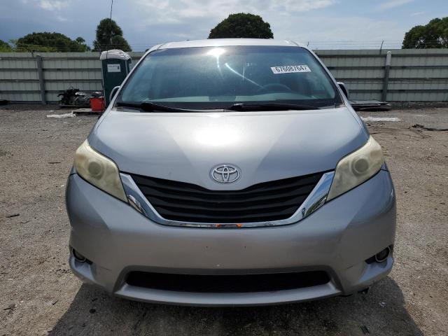 Photo 4 VIN: 5TDKK3DC7BS023557 - TOYOTA SIENNA LE 