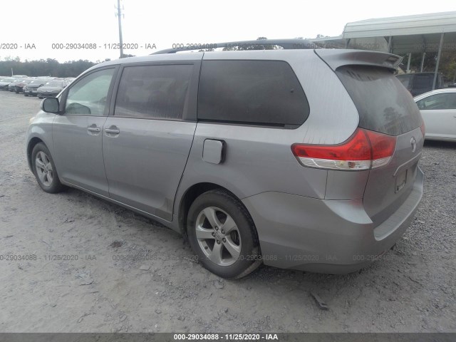 Photo 2 VIN: 5TDKK3DC7BS030928 - TOYOTA SIENNA 