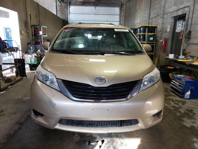 Photo 4 VIN: 5TDKK3DC7BS058387 - TOYOTA SIENNA LE 