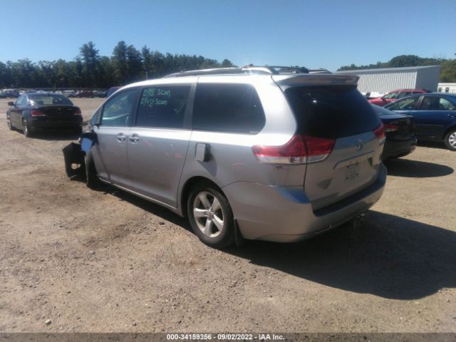 Photo 2 VIN: 5TDKK3DC7BS062830 - TOYOTA SIENNA 