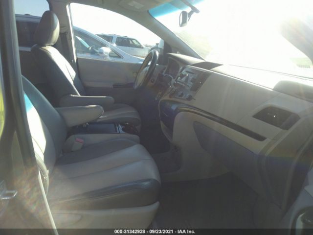 Photo 4 VIN: 5TDKK3DC7BS078204 - TOYOTA SIENNA 