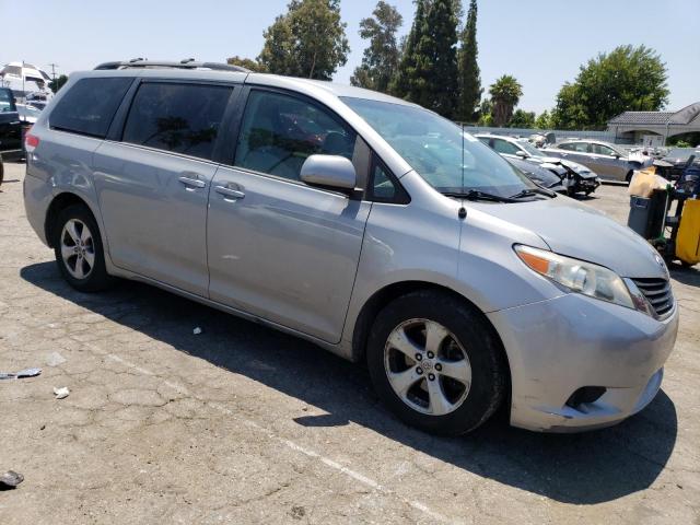 Photo 3 VIN: 5TDKK3DC7BS099926 - TOYOTA SIENNA LE 