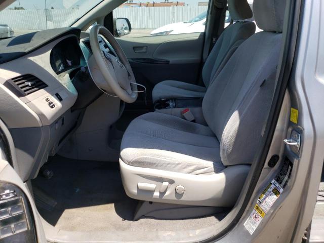 Photo 6 VIN: 5TDKK3DC7BS099926 - TOYOTA SIENNA LE 