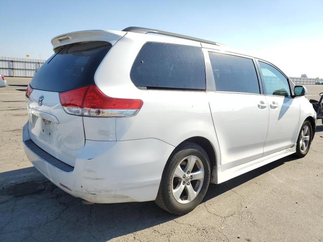 Photo 2 VIN: 5TDKK3DC7BS106924 - TOYOTA SIENNA LE 