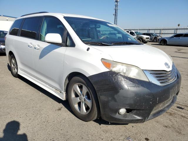 Photo 3 VIN: 5TDKK3DC7BS106924 - TOYOTA SIENNA LE 