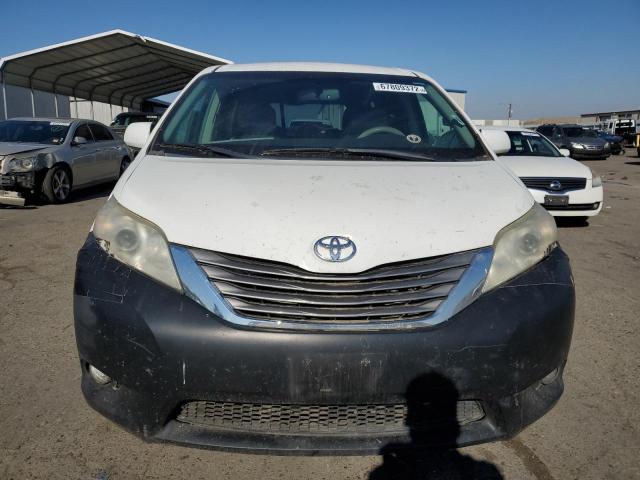 Photo 4 VIN: 5TDKK3DC7BS106924 - TOYOTA SIENNA LE 