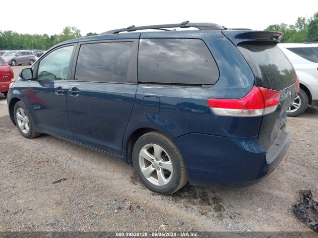 Photo 2 VIN: 5TDKK3DC7BS107099 - TOYOTA SIENNA 