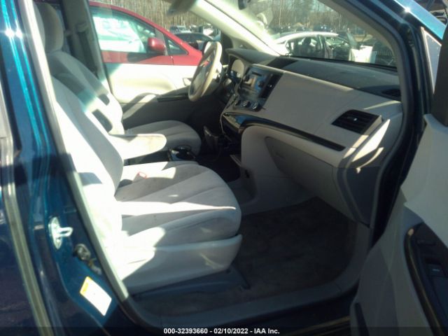 Photo 4 VIN: 5TDKK3DC7BS123383 - TOYOTA SIENNA 