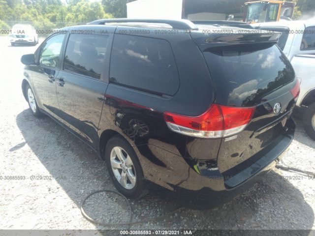 Photo 2 VIN: 5TDKK3DC7BS132570 - TOYOTA SIENNA 