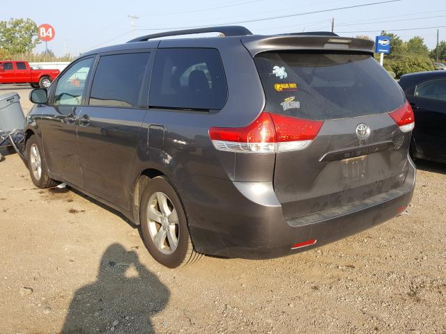 Photo 2 VIN: 5TDKK3DC7BS145559 - TOYOTA SIENNA LE 