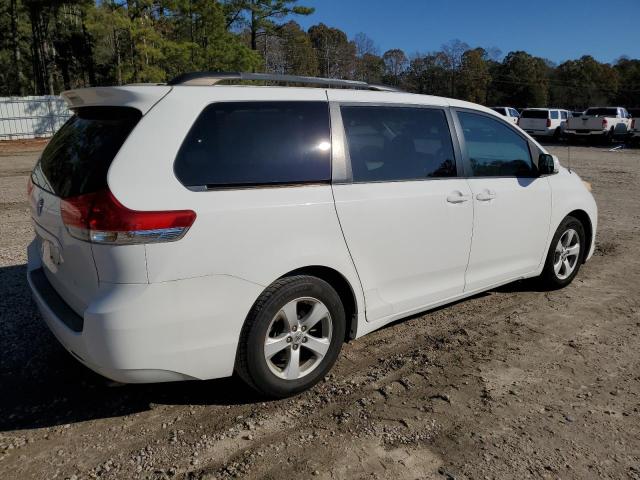 Photo 2 VIN: 5TDKK3DC7BS155315 - TOYOTA SIENNA LE 