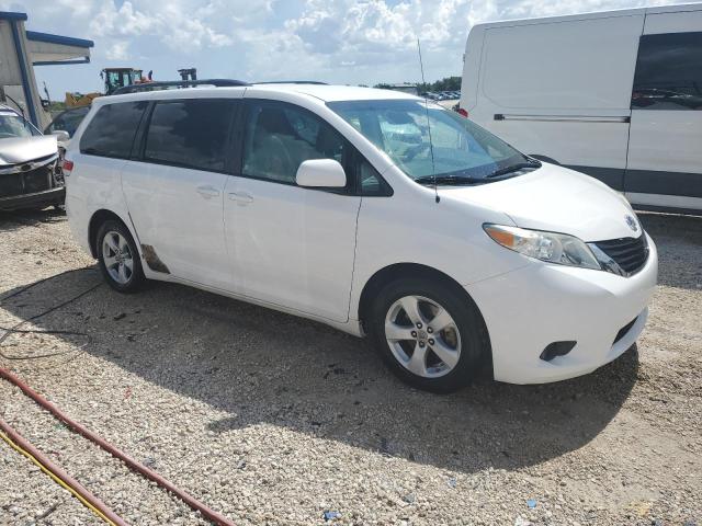 Photo 3 VIN: 5TDKK3DC7BS158358 - TOYOTA SIENNA LE 