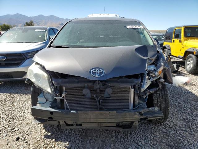 Photo 4 VIN: 5TDKK3DC7BS163754 - TOYOTA SIENNA LE 