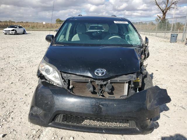 Photo 4 VIN: 5TDKK3DC7BS170476 - TOYOTA SIENNA LE 