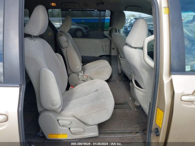 Photo 7 VIN: 5TDKK3DC7BS172650 - TOYOTA SIENNA 