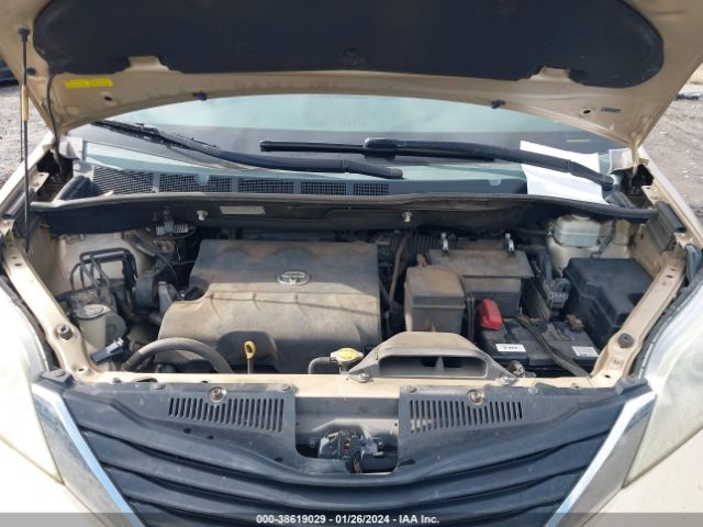 Photo 9 VIN: 5TDKK3DC7BS172650 - TOYOTA SIENNA 