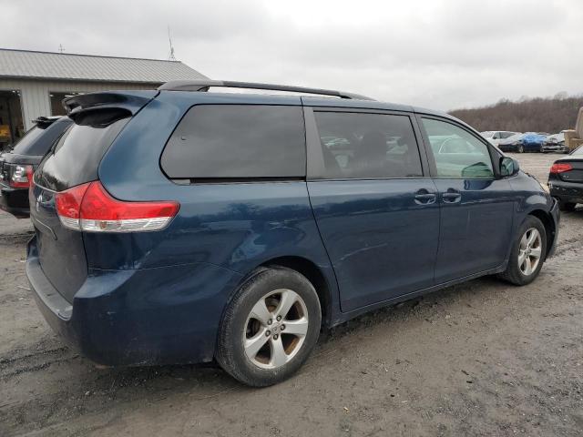 Photo 2 VIN: 5TDKK3DC7CS177588 - TOYOTA SIENNA LE 