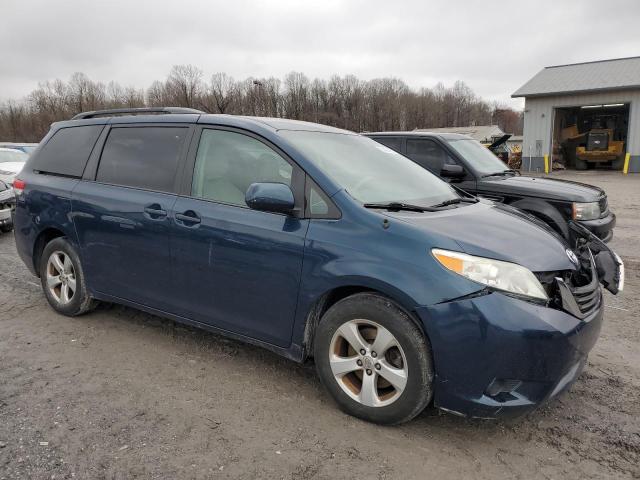 Photo 3 VIN: 5TDKK3DC7CS177588 - TOYOTA SIENNA LE 