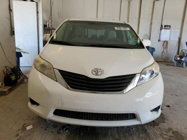 Photo 4 VIN: 5TDKK3DC7CS178059 - TOYOTA SIENNA LE 