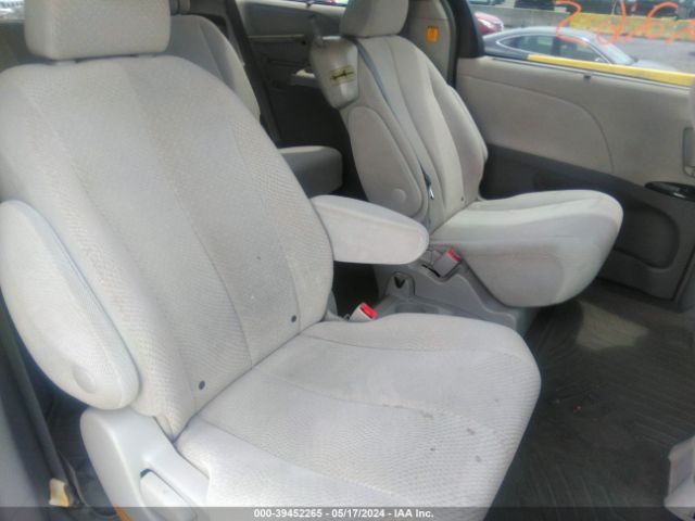 Photo 7 VIN: 5TDKK3DC7CS178062 - TOYOTA SIENNA 