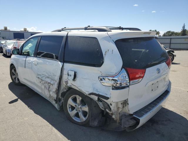 Photo 2 VIN: 5TDKK3DC7CS179325 - TOYOTA SIENNA LE 