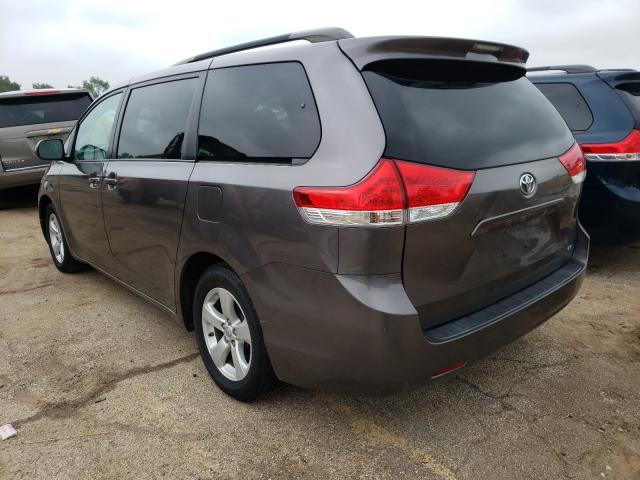 Photo 2 VIN: 5TDKK3DC7CS198523 - TOYOTA SIENNA LE 