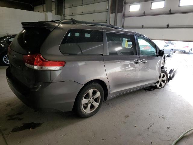 Photo 2 VIN: 5TDKK3DC7CS201307 - TOYOTA SIENNA LE 