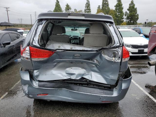 Photo 5 VIN: 5TDKK3DC7CS203137 - TOYOTA SIENNA LE 