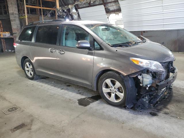 Photo 3 VIN: 5TDKK3DC7CS211464 - TOYOTA SIENNA LE 