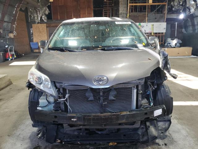 Photo 4 VIN: 5TDKK3DC7CS211464 - TOYOTA SIENNA LE 