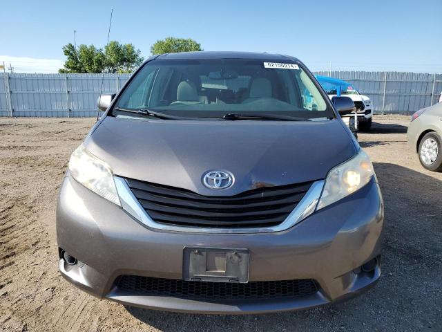 Photo 4 VIN: 5TDKK3DC7CS211559 - TOYOTA SIENNA LE 