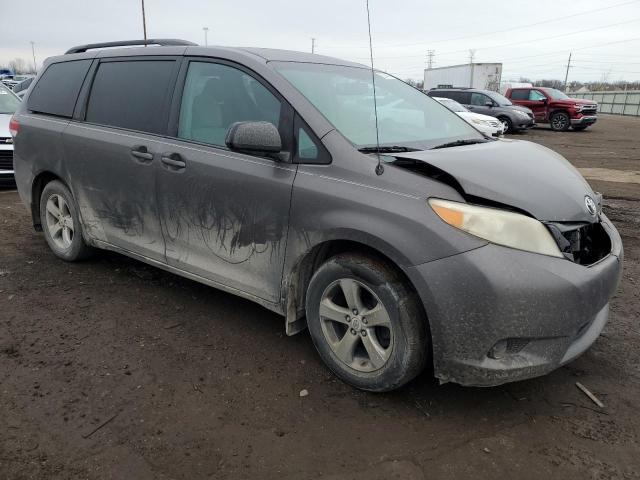 Photo 3 VIN: 5TDKK3DC7CS235537 - TOYOTA SIENNA LE 