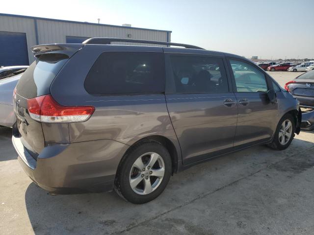 Photo 2 VIN: 5TDKK3DC7CS235652 - TOYOTA SIENNA LE 