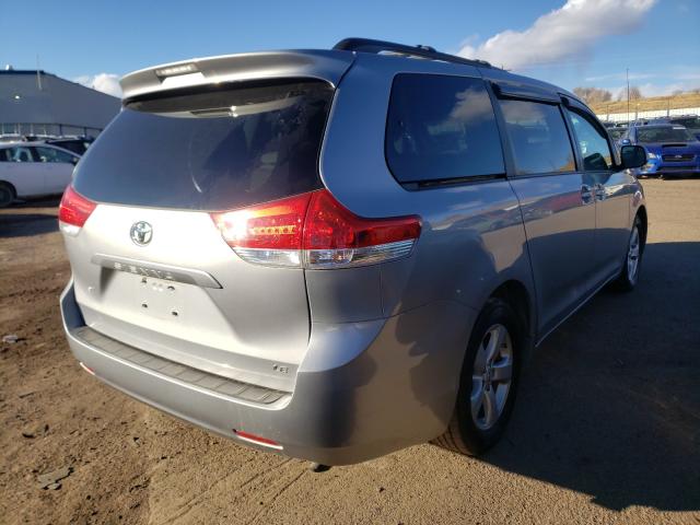 Photo 3 VIN: 5TDKK3DC7CS245856 - TOYOTA SIENNA LE 