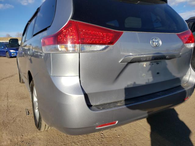 Photo 8 VIN: 5TDKK3DC7CS245856 - TOYOTA SIENNA LE 