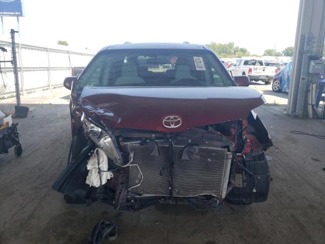 Photo 4 VIN: 5TDKK3DC7CS246862 - TOYOTA SIENNA LE 