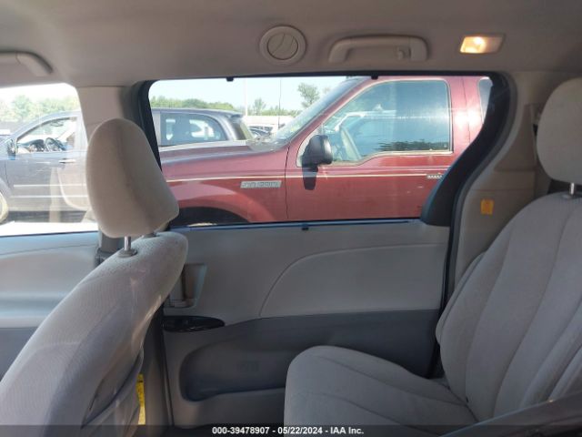 Photo 7 VIN: 5TDKK3DC7CS257702 - TOYOTA SIENNA 