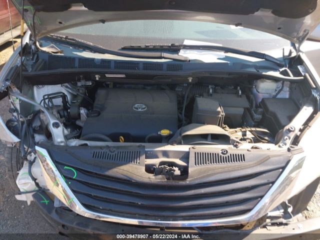 Photo 9 VIN: 5TDKK3DC7CS257702 - TOYOTA SIENNA 