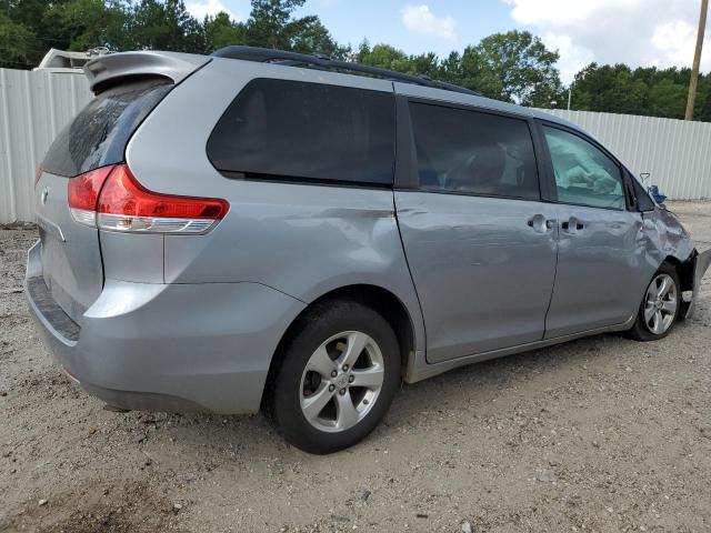 Photo 2 VIN: 5TDKK3DC7CS257828 - TOYOTA SIENNA LE 