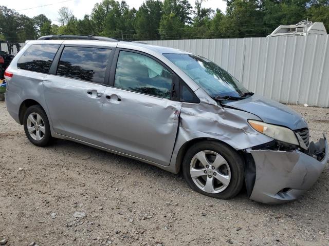 Photo 3 VIN: 5TDKK3DC7CS257828 - TOYOTA SIENNA LE 