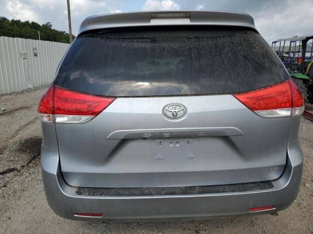 Photo 5 VIN: 5TDKK3DC7CS257828 - TOYOTA SIENNA LE 