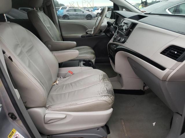 Photo 4 VIN: 5TDKK3DC7CS272104 - TOYOTA SIENNA 