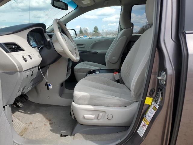 Photo 6 VIN: 5TDKK3DC7CS278470 - TOYOTA SIENNA LE 