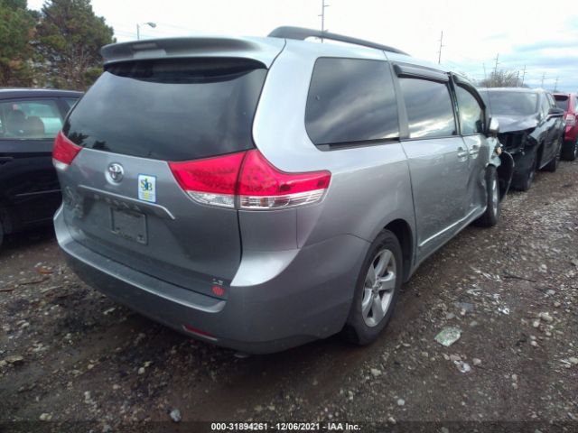 Photo 3 VIN: 5TDKK3DC7CS279893 - TOYOTA SIENNA 