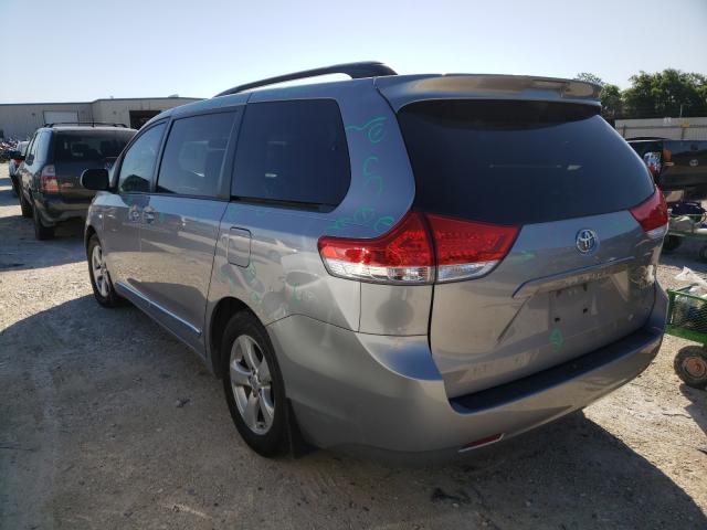 Photo 2 VIN: 5TDKK3DC7DS300162 - TOYOTA SIENNA LE 