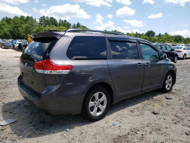 Photo 2 VIN: 5TDKK3DC7DS301893 - TOYOTA SIENNA LE 