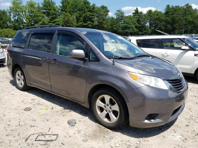 Photo 3 VIN: 5TDKK3DC7DS301893 - TOYOTA SIENNA LE 