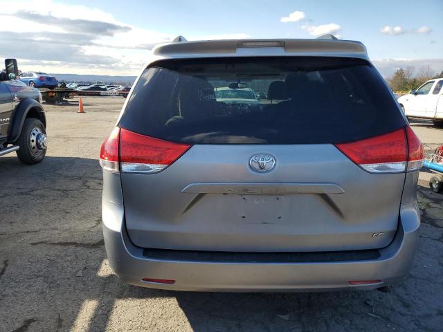 Photo 5 VIN: 5TDKK3DC7DS305393 - TOYOTA SIENNA LE 